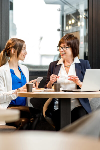 two work colleagues having a lunch meeting